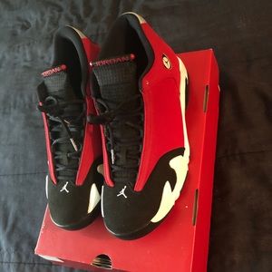 Jordan retro 14 “Gym Red”